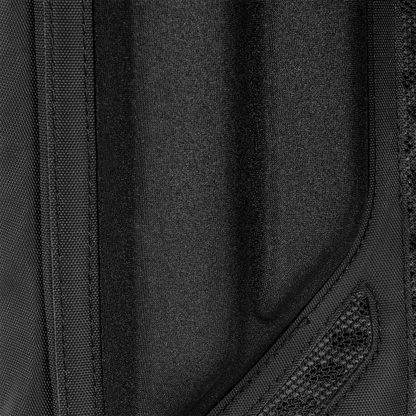 paragon-hydration-pack-e5 Paragon_Black_Texture.png