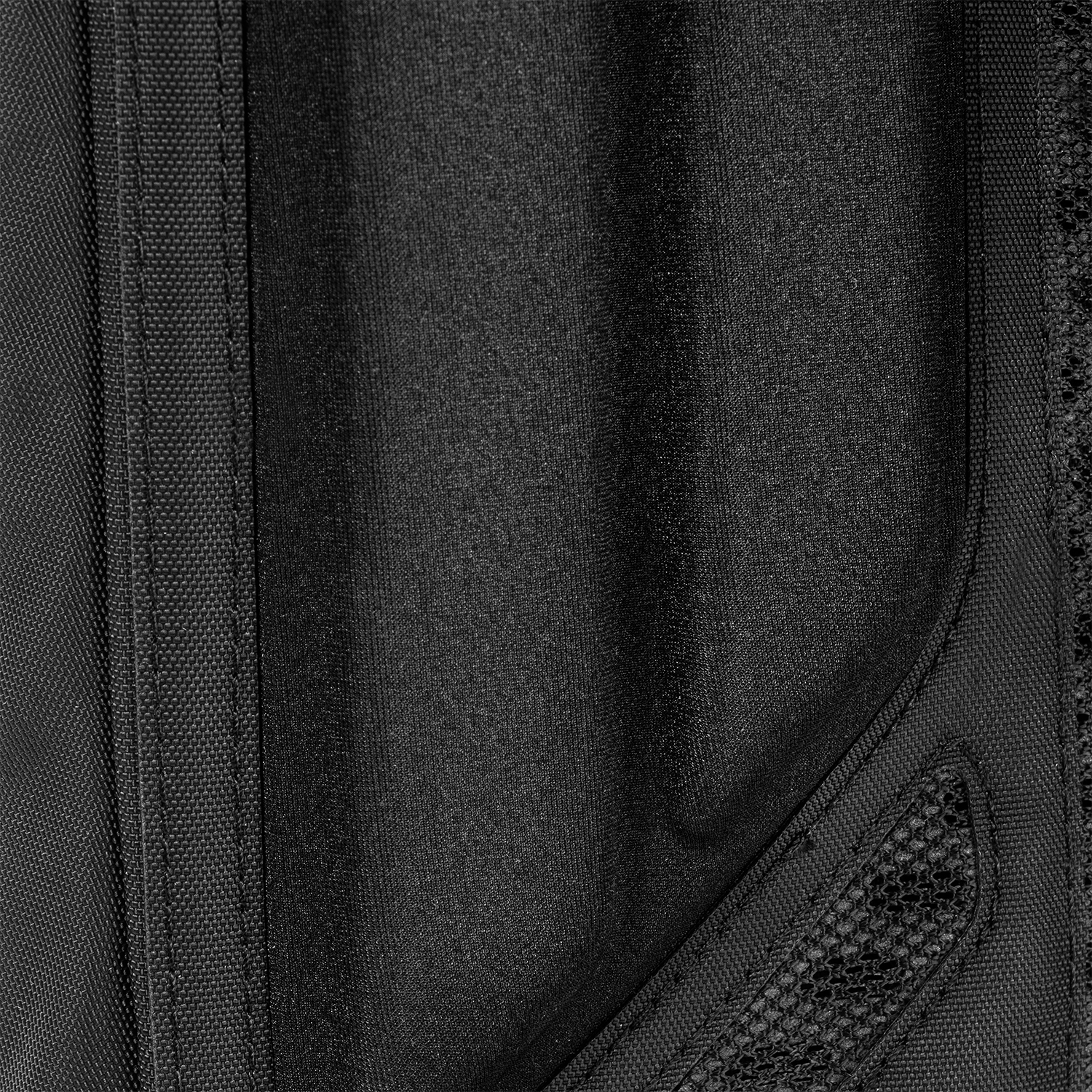 paragon-hydration-pack-e5 Paragon_Black_Texture.png